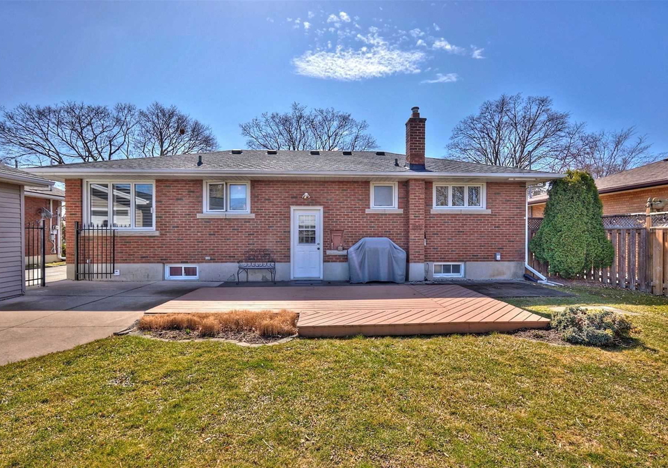 17-grosvenor-street-st-catharines-ontario-x5397453