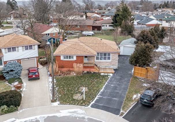 16-doreen-court-hamilton-ontario-x5470052