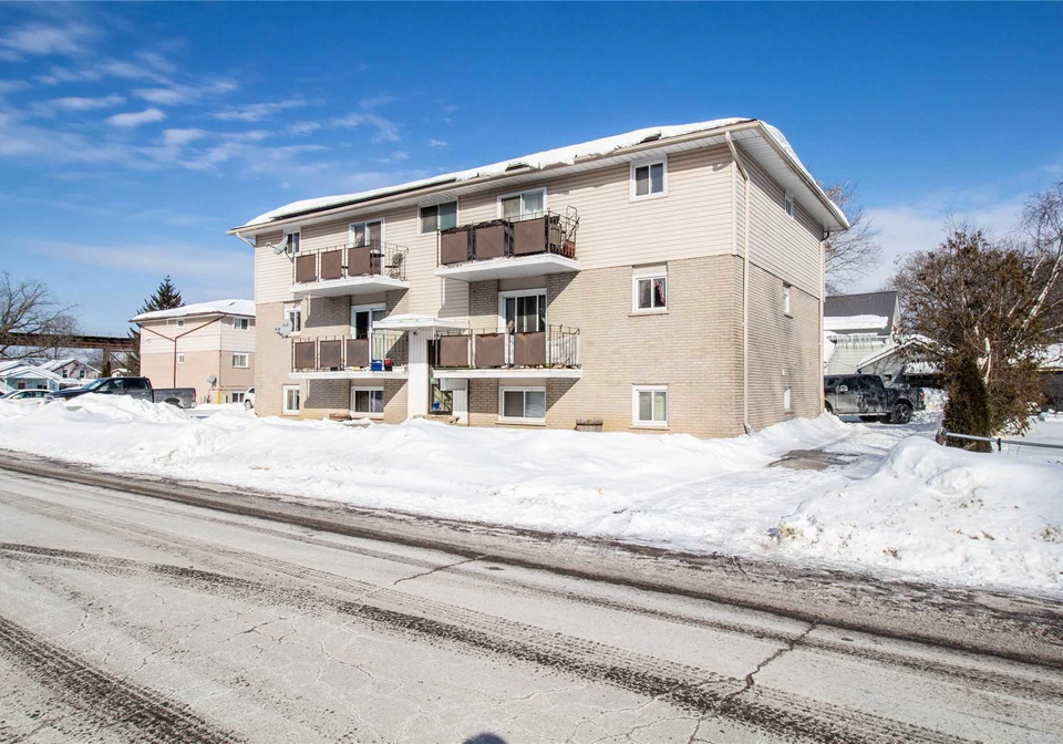 157-stanley-street-quinte-west-ontario-x5487297