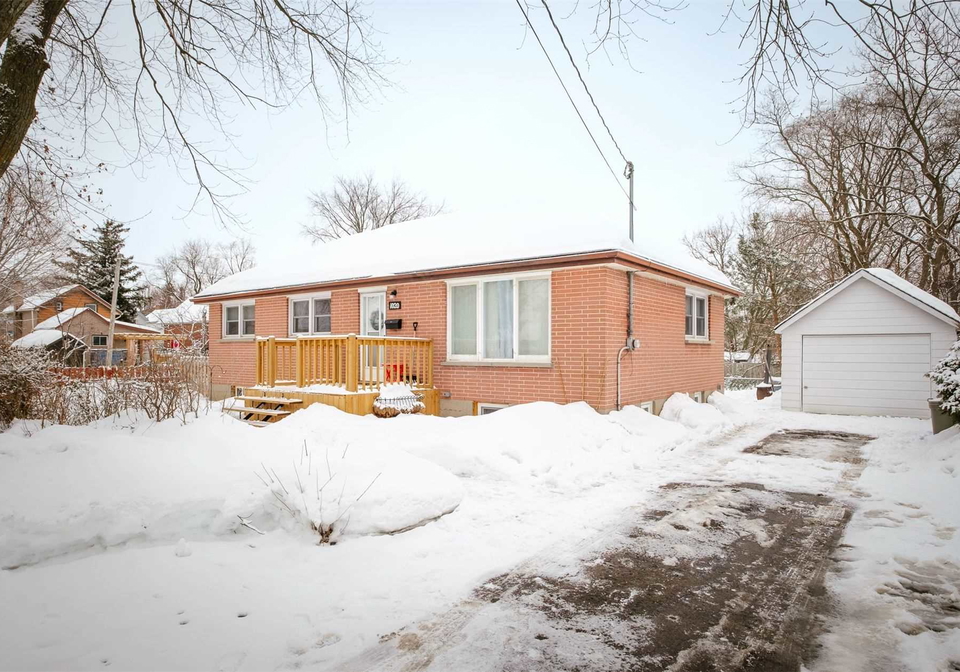 1020-brewer-street-peterborough-ontario-x5498850