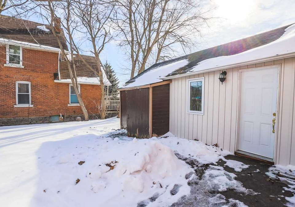 20-st-lawrence-street-kawartha-lakes-ontario-x5521455