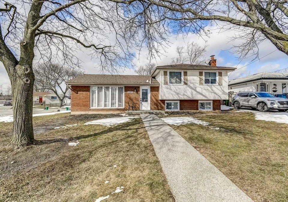 8-banff-drive-hamilton-ontario-x5530277