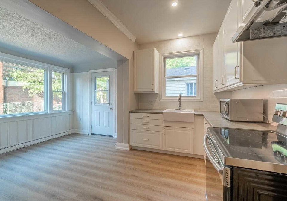 219-stinson-street-hamilton-ontario-x5614032