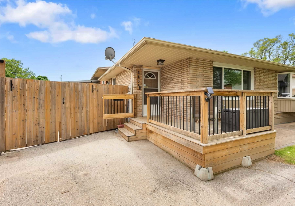 4453-meadowvale-drive-niagara-falls-ontario-x5635956