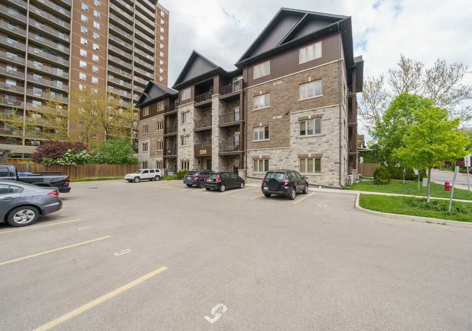208-bold-street-hamilton-ontario-x5638014