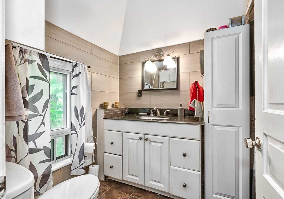 34-bond-street-s-hamilton-ontario-x5656739