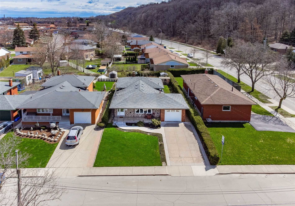 8-blanche-court-hamilton-ontario-x5667656