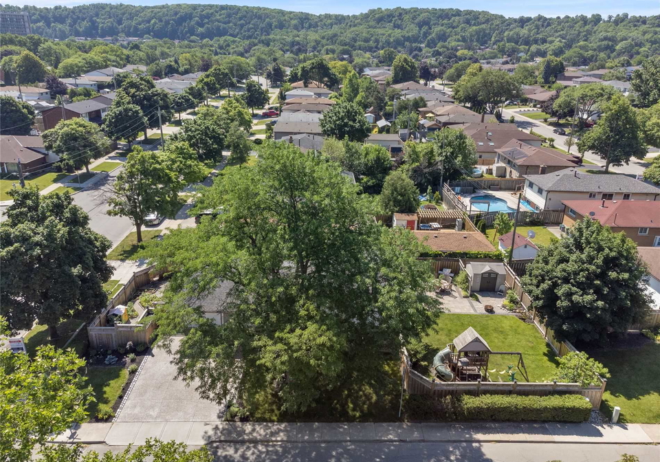 5-country-club-drive-hamilton-ontario-x5670002