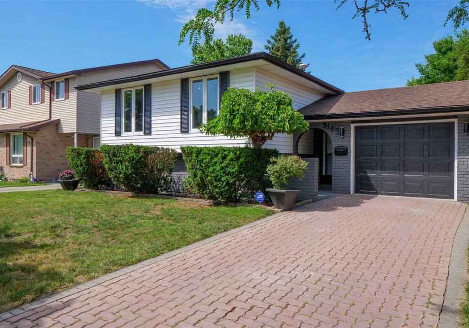 3195-conservation-drive-windsor-ontario-x5676312