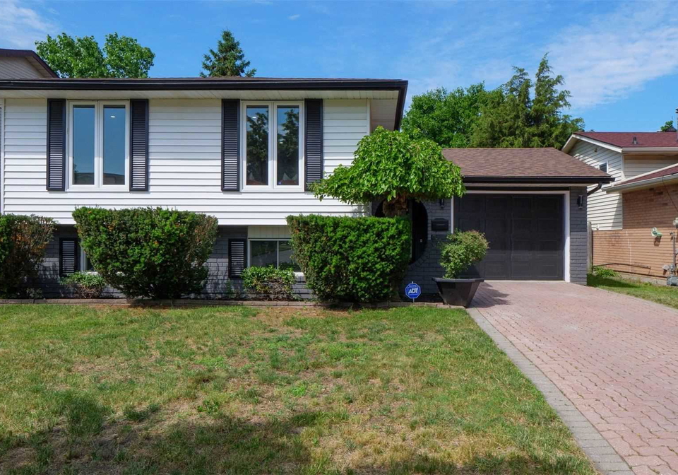 3195-conservation-drive-windsor-ontario-x5676312