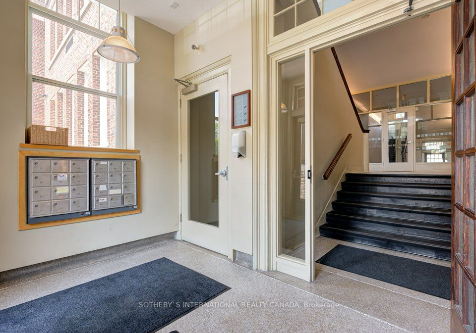35-alexandra-avenue-waterloo-ontario-x6028408