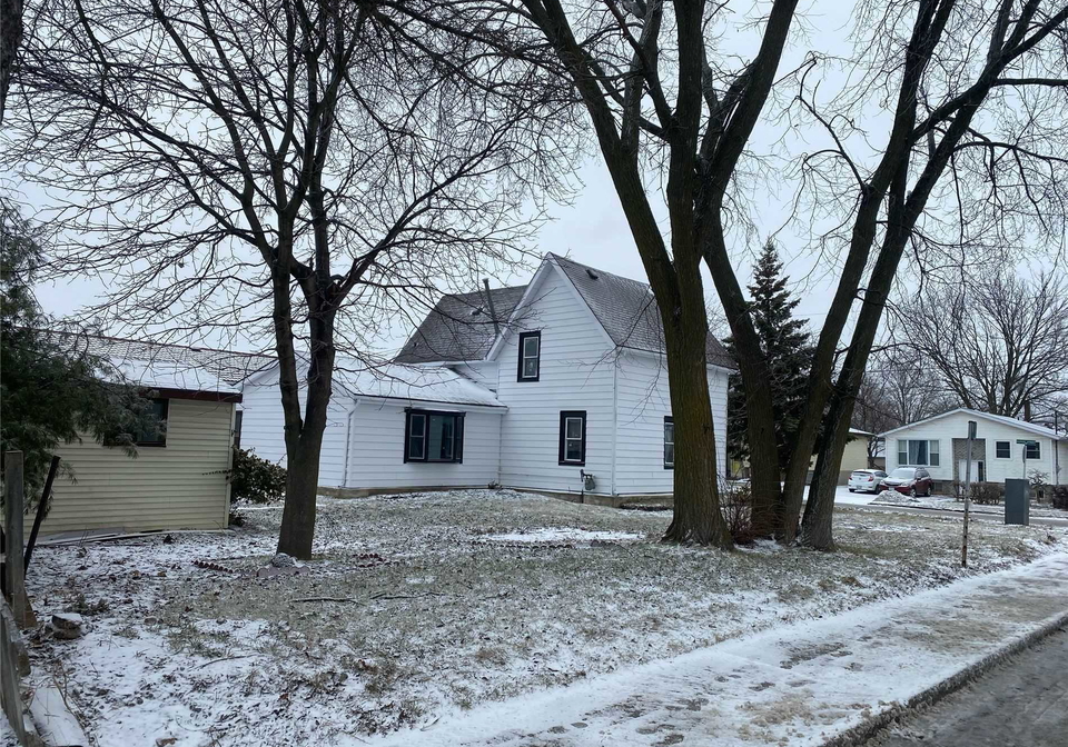 10-alfred-street-quinte-west-ontario-x6036535