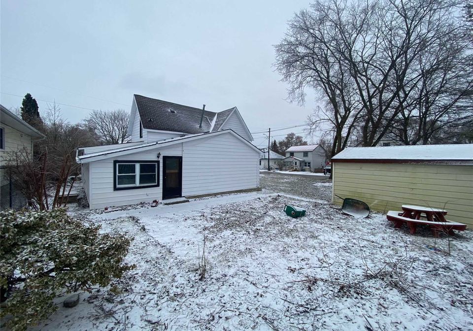 10-alfred-street-quinte-west-ontario-x6036535