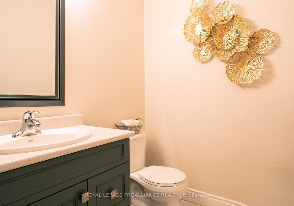 66-farmington-crescent-belleville-ontario-x6039644