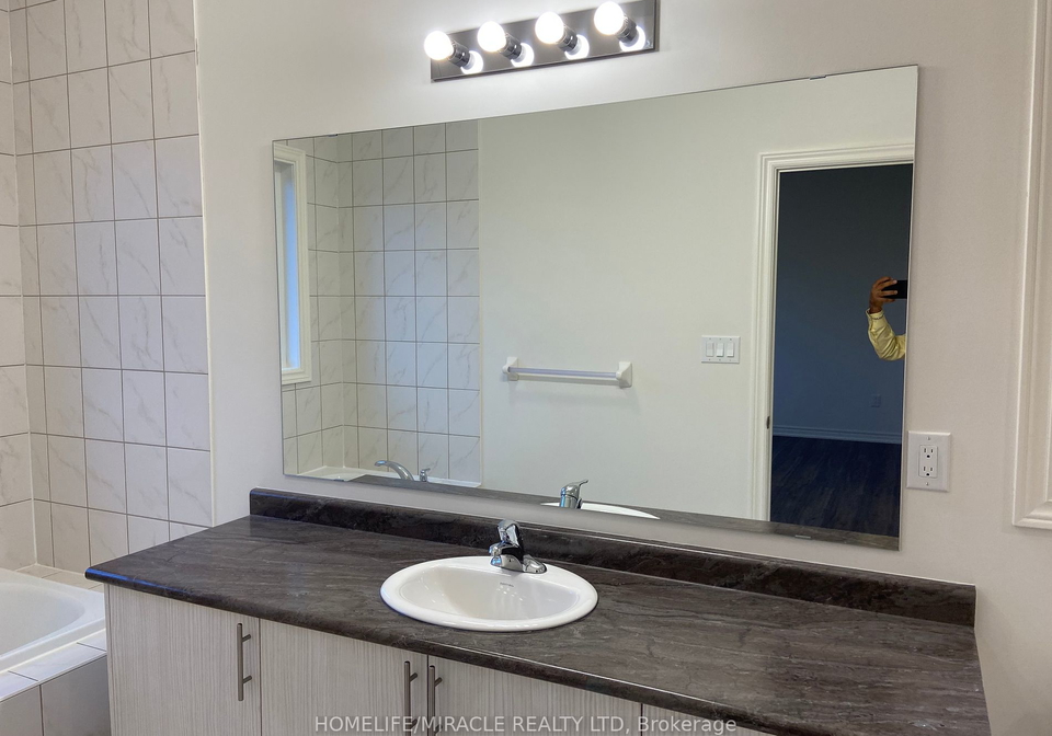 12-westfield-crescent-hamilton-ontario-x6051992