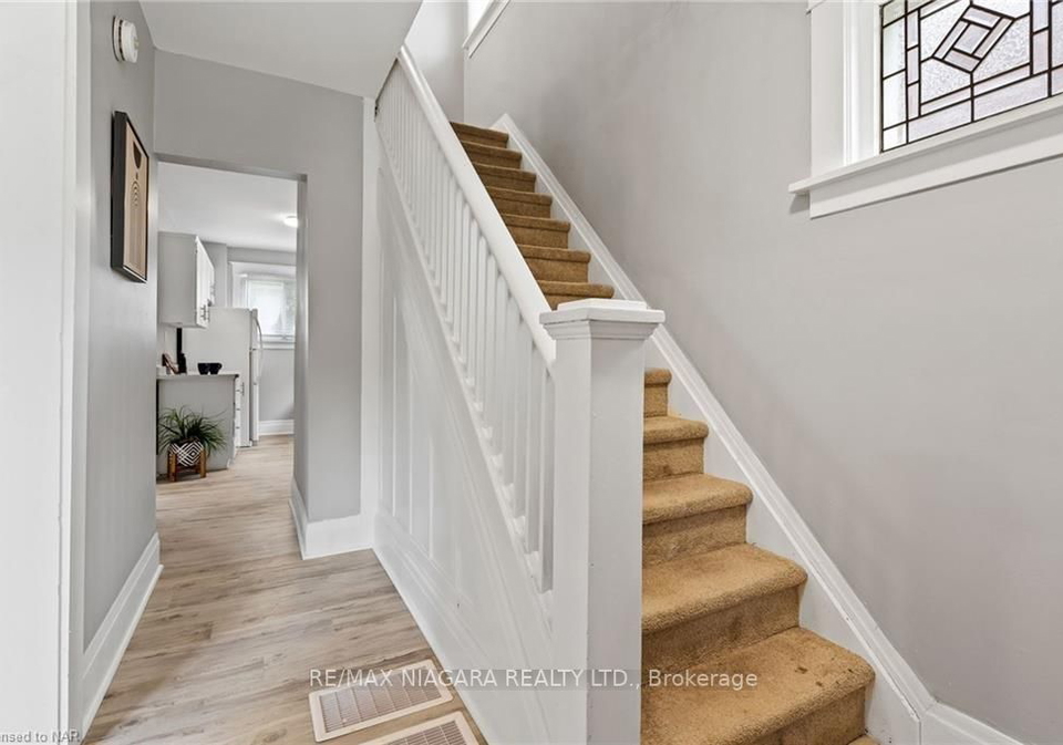 3-carleton-street-s-thorold-ontario-x6709618