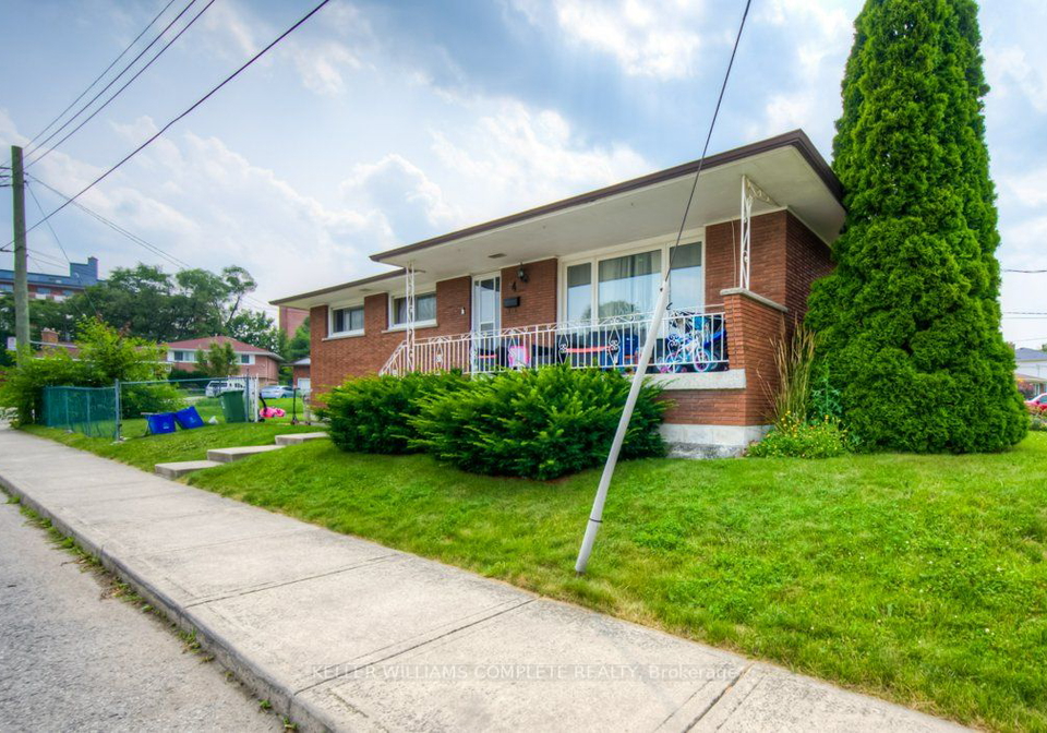 4-starlight-court-hamilton-ontario-x6715416
