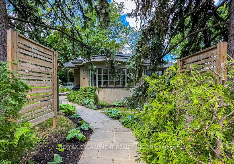 64-undermount-avenue-hamilton-ontario-x8371522