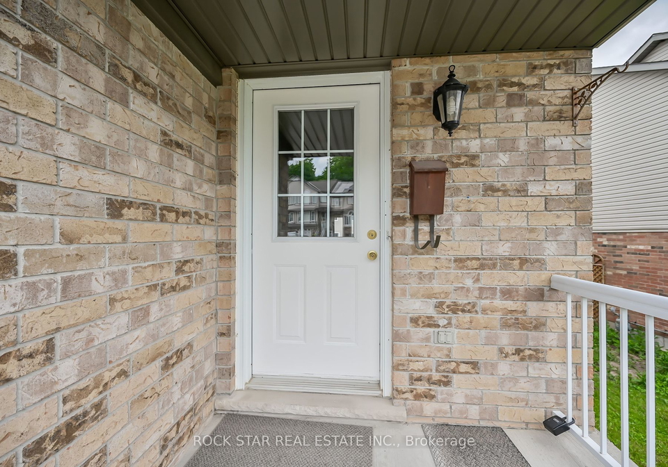 211-snowdrop-crescent-kitchener-ontario-x8390254