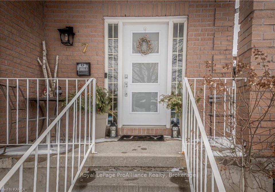 7-ainsley-place-kingston-ontario-x9025834
