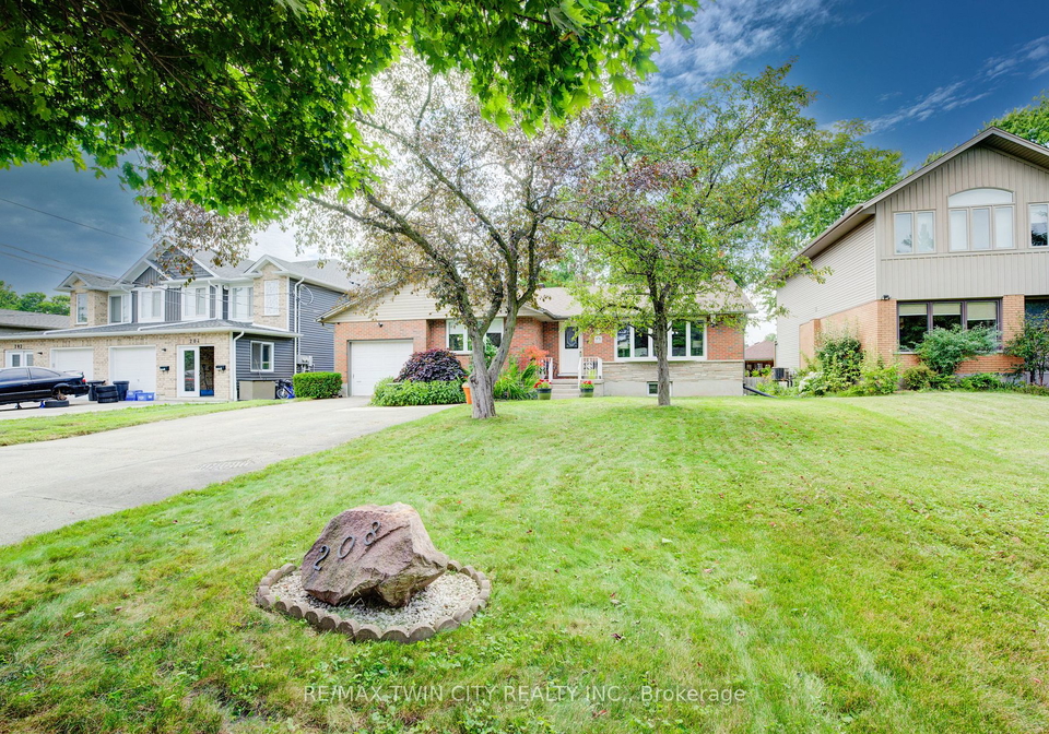 208-montgomery-road-kitchener-ontario-x9032205