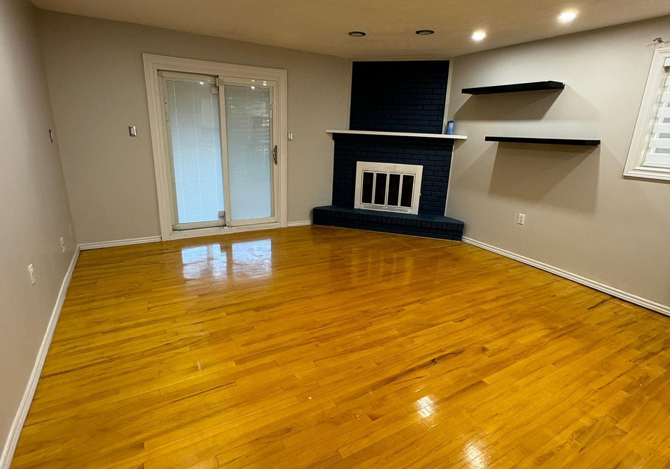 2-envoy-boulevard-hamilton-ontario-x9248411