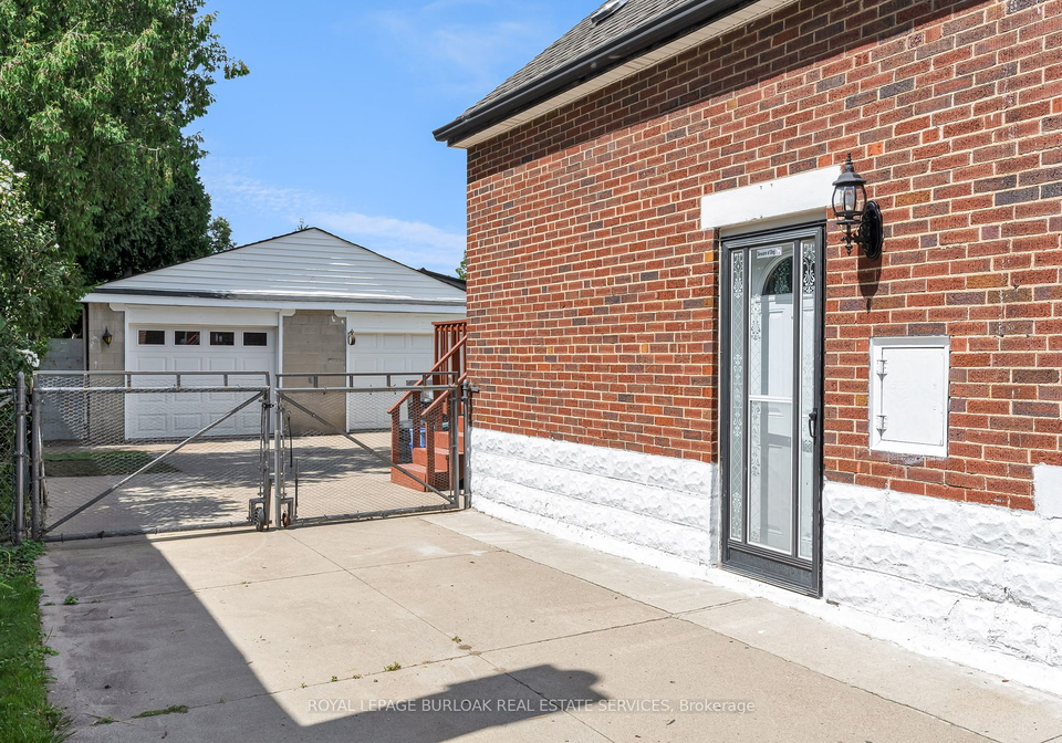 262-east-17th-street-hamilton-ontario-x9267121