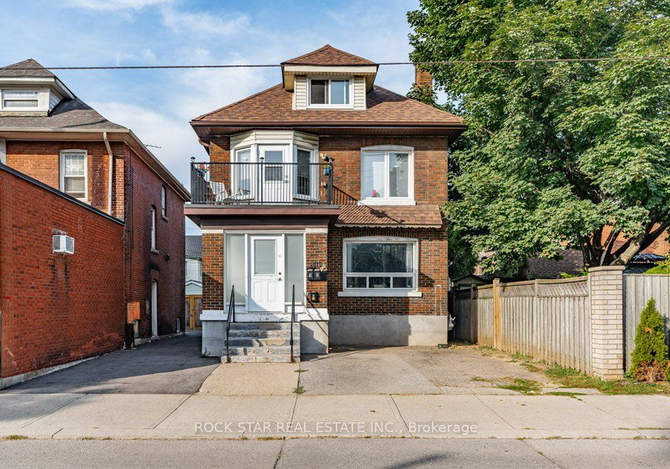 801-main-street-e-hamilton-ontario-x9358770