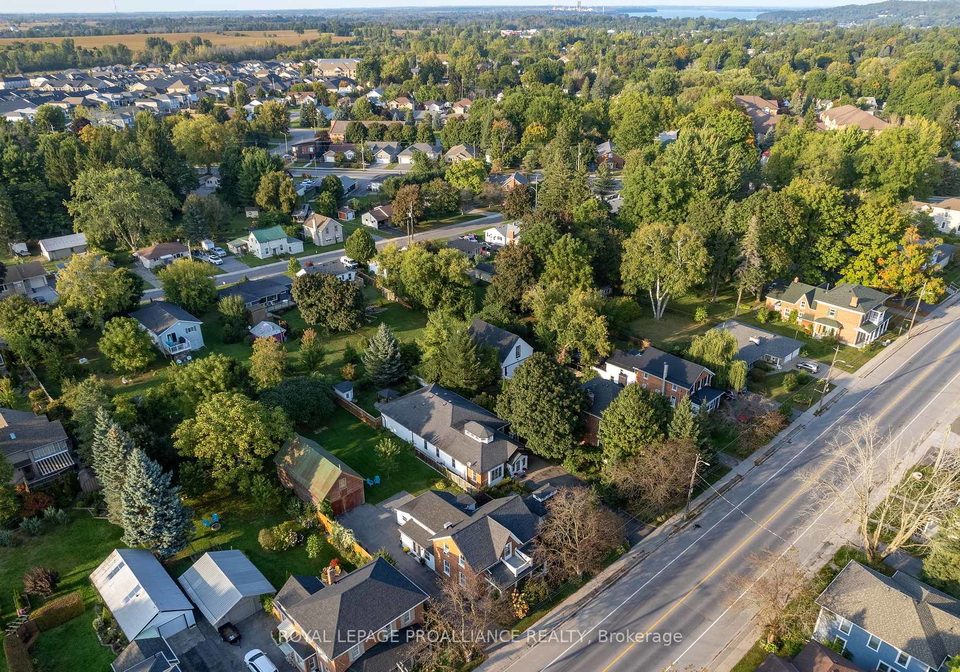 23-main-street-prince-edward-county-ontario-x9369904