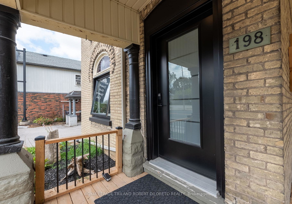 198-main-street-lucan-biddulph-ontario-x9380036
