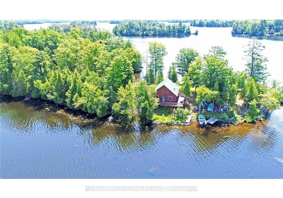 561-graceys-central-frontenac-ontario-x9462858