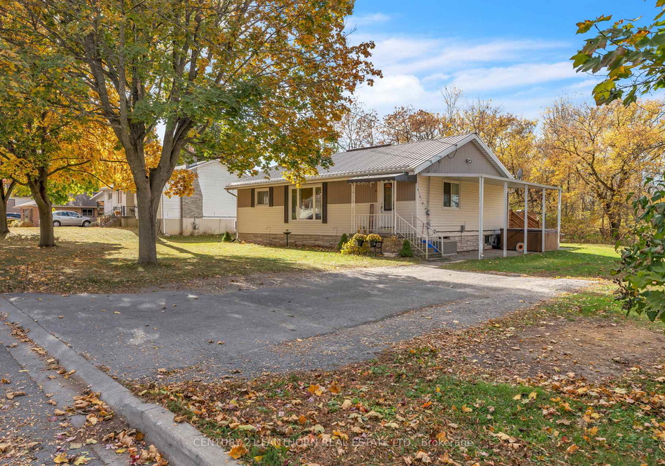 18-pitt-street-prince-edward-county-ontario-x9512404