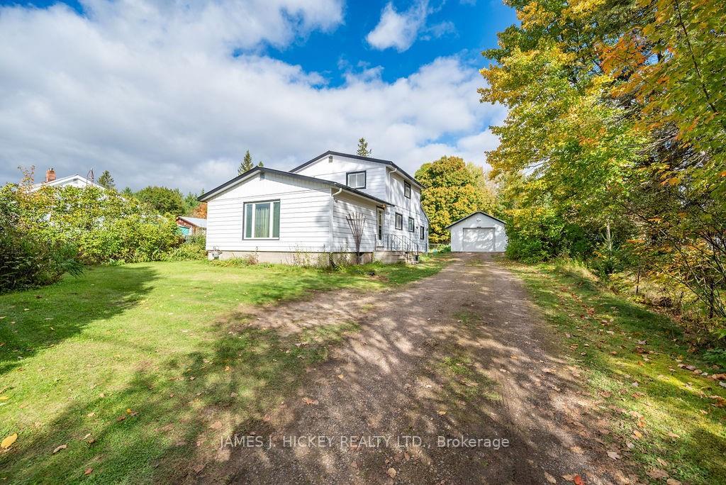 32552-highway-17-laurentian-hills-ontario-x9521325