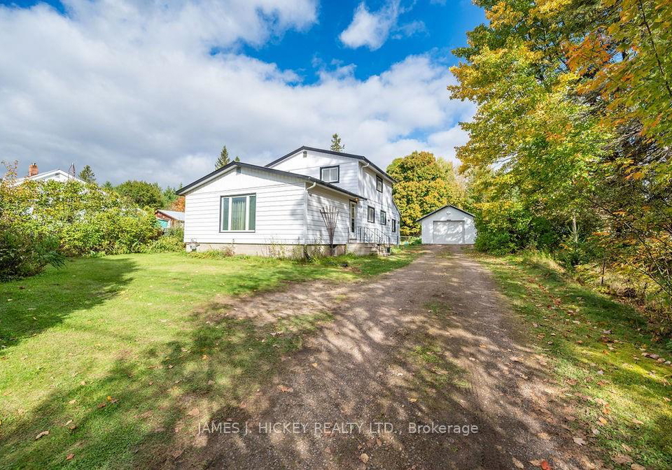32552-highway-17-laurentian-hills-ontario-x9521325