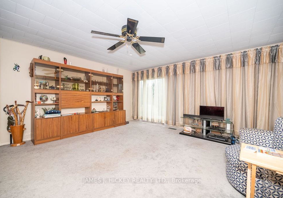 32552-highway-17-laurentian-hills-ontario-x9521325