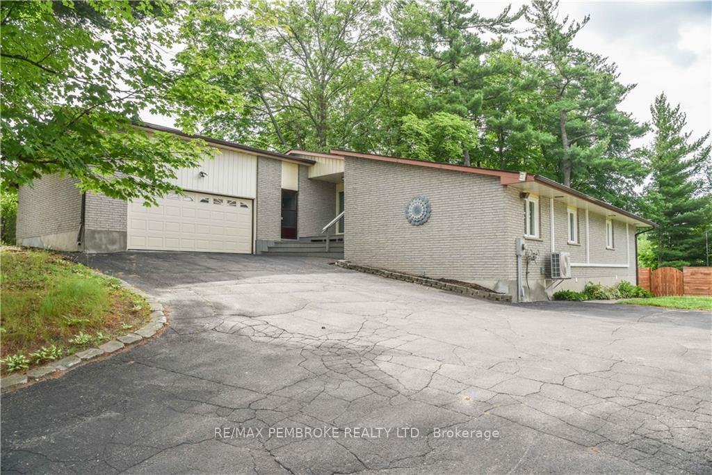 17-harris-crescent-whitewater-region-ontario-x9521513